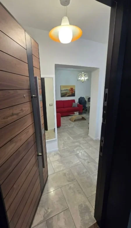 Tirane, jepet me qera apartament 2+1+Ballkon Kati 3, 550 € (RRUGA E DIBRES)