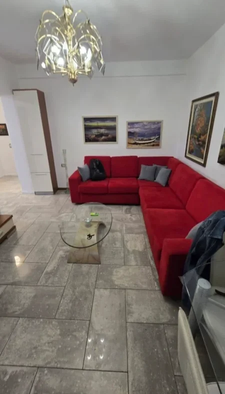 Tirane, jepet me qera apartament 2+1+Ballkon Kati 3, 550 € (RRUGA E DIBRES)