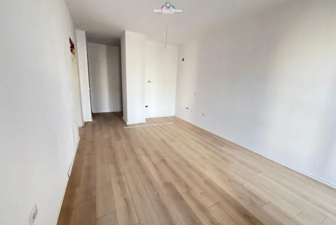 Tirane, jepet me qera zyre Kati 2, 53 m² 800 € (anton lufi)