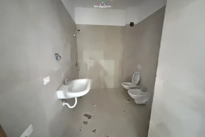 Tirane, jepet me qera zyre Kati 2, 53 m² 800 € (Rruga Tish Dahia)