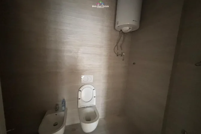 Shqiperi, jepet me qera zyre , 100 m² 1.040 € (komuna e parisit)