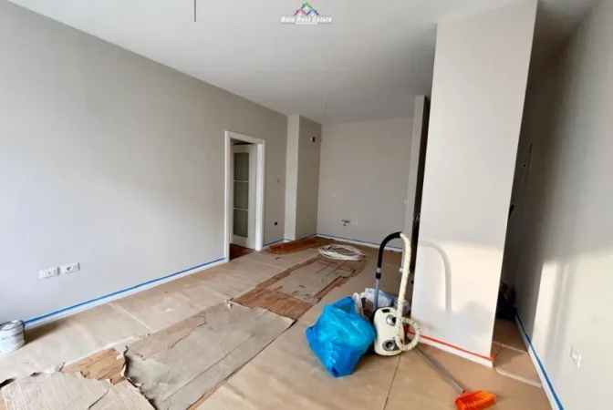 Shqiperi, jepet me qera zyre , 100 m² 1.040 € (komuna e parisit)