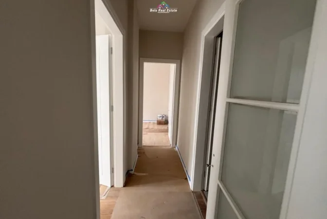 Shqiperi, jepet me qera zyre , 100 m² 1.040 € (komuna e parisit)