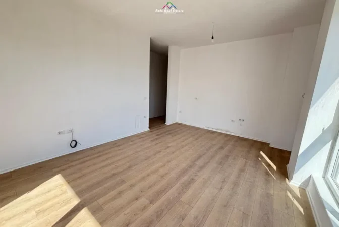 Tirane, jepet me qera zyre Kati 2, 50 m² 650 € (Rruga Tish Dahia)