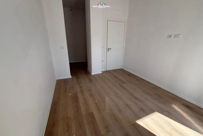 Tirane, jepet me qera zyre Kati 2, 50 m² 650 € (Rruga Tish Dahia)