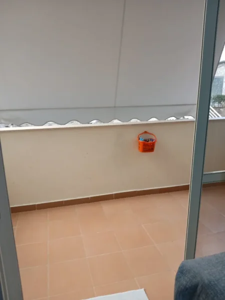 Tirane, jepet me qera apartament 2+1 Kati 1, 80 m² 420 € (Furre Buke Europa)