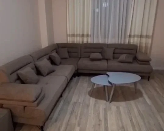 Tirane, jepet me qera apartament 1+1+Aneks+Ballkon Kati 2, 480 € (kashar , casa italia)