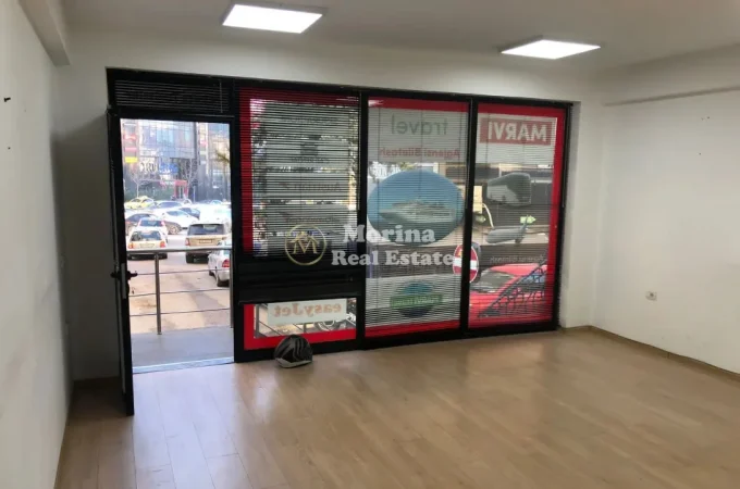 Tirane, jepet me qera ambjent biznesi Kati 1, 42 m² 500 € (Zogu i Zi)