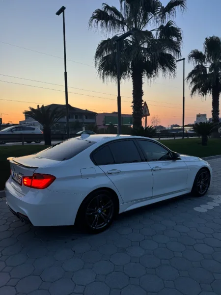 shes makine BMW F30 320D 2012 Nafte, e bardhë automatik Kondicioner 260.000 km 11.500 €