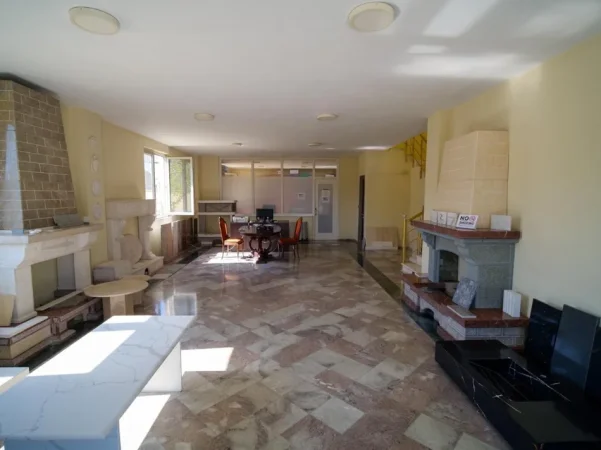 Tirane, shitet ambjent biznesi Kati 2, 5.600 m² 2.200.000 € 