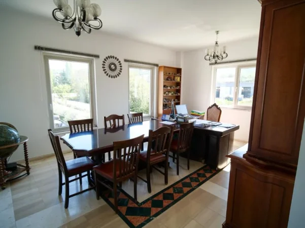 Tirane, shitet ambjent biznesi Kati 2, 5.600 m² 2.200.000 € 