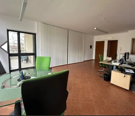 Tirane, jepet me qera apartament 2+1+Ballkon Kati 4, 115 m² 900 € (Sami Frasheri)