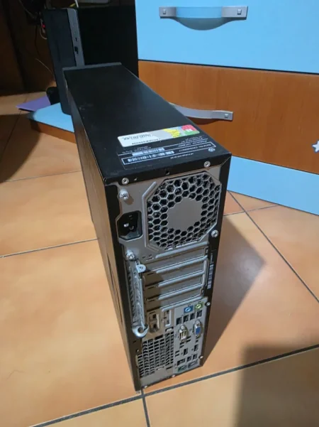 OKAZION PAK DITE Kompjuter  HP Prodesk I5 GEN 4 50MIJE