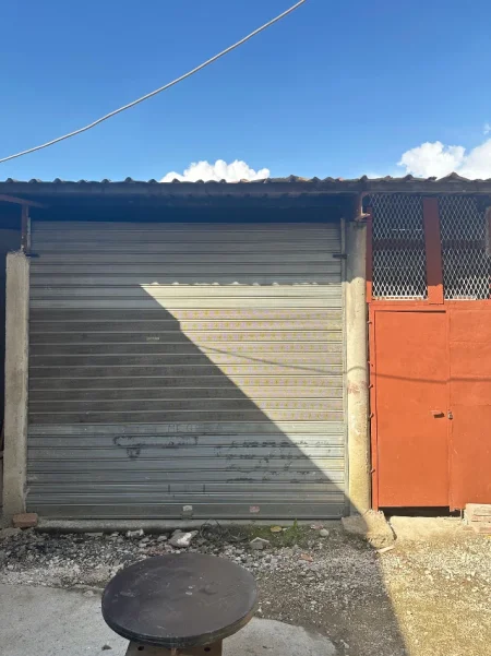 Shqiperi, jepet me qera nga Pronari, pa-komision magazine Kati 0, 100 m² 600 € (Rruga Dritan Hoxha)