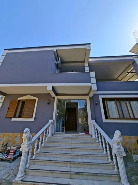 🏠 Me Qera: Kt.1 i një Vile 1+1 (📍Xhamllik - 500 m nga Venue Pas Profarmës) Hera e parë me qera || Oborr Privat ✨️  45,000 lekë / Muaji 💶