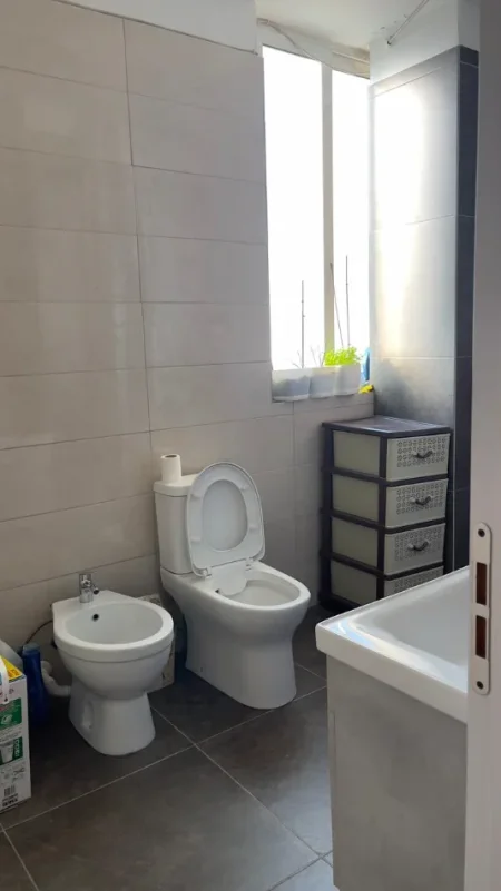 Jepet me qira apartament 1+1 në Astir, në rrugën M.Maruli, pranë Bar Oslo (Artisti)