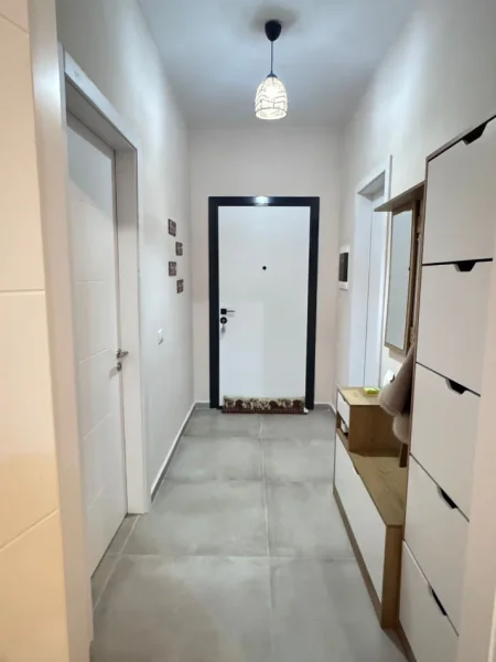 Tirane, jepet me qera apartament 1+1+Ballkon Kati 5, 70 m² 400 € (Paskuqan, pranë Unazës së Madhe)