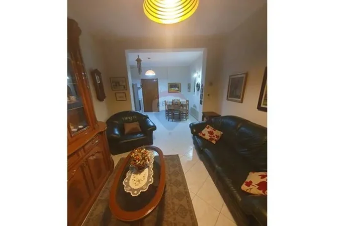 Tirane, jepet me qera apartament , 100 m² 624 € 