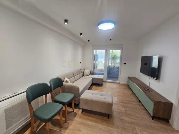 Tirane, jepet me qera apartament 1+1 Kati 1, 50 m² 600 € 