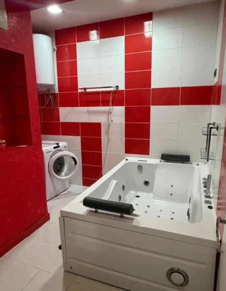 Shqiperi, jepet me qera apartament 2+1+Ballkon Kati 2, 120 m² 120,000 ALL(Sheshi Willson)