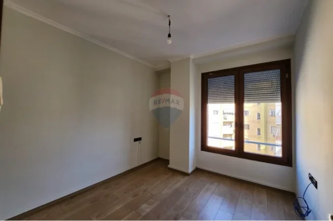 Tirane, shitet zyre , 90 m² 