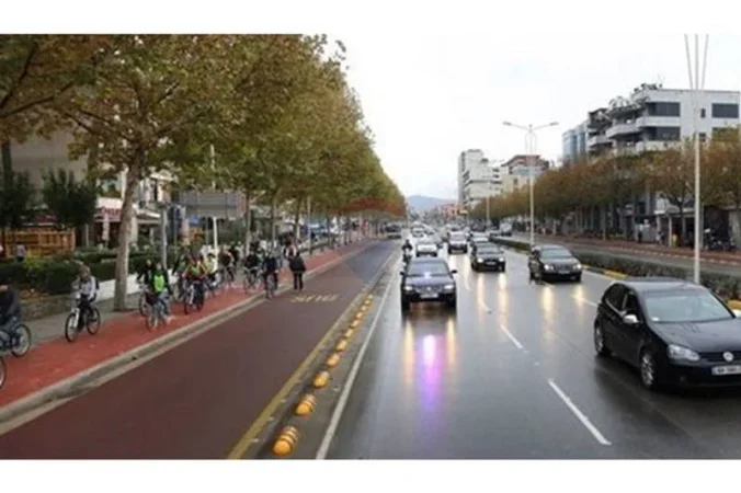 Tirane, shitet dyqan , 267 m² 641.701 €