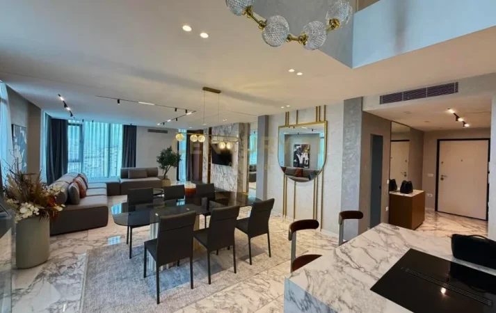 Tirane, jepet me qera apartament duplex 3+1 Kati 12, 221 m² 5.001 € (Square 21)