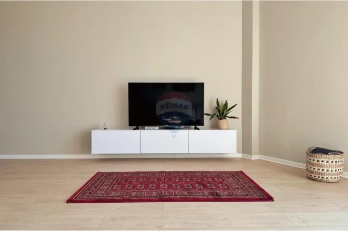 Tirane, jepet me qera apartament 1+1 Kati 5, 62 m² 650 € (Rruga Mihal Grameno)