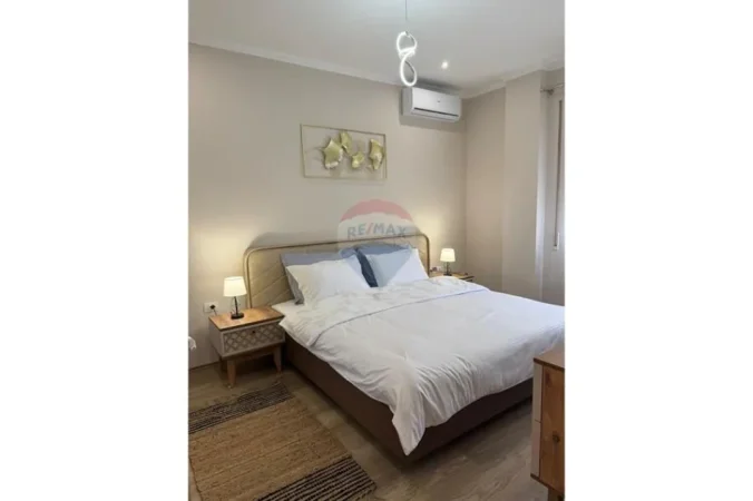 Tirane, jepet me qera apartament 1+1 Kati 3, 62 m² 700 € (Rruga e Kavajes)