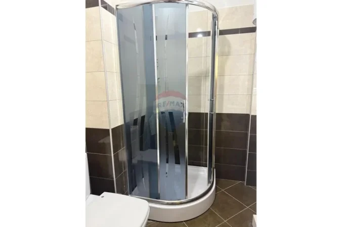 Tirane, jepet me qera apartament 1+1 Kati 3, 62 m² 700 € (Rruga e Kavajes)