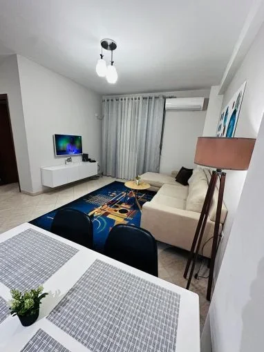 Tirane, jepet me qera apartament 1+1+Aneks+Ballkon Kati 5, 65 m² 580 € (ish parku i autobusave , globe)