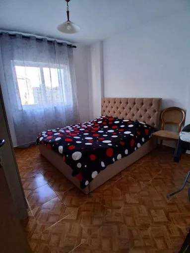 Tirane, jepet me qera apartament 1+1 Kati 4, 500 € (Don bosko)