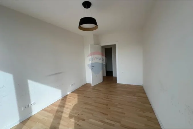 Tirane, jepet me qera zyre , 124 m² 1.500 € (Rruga Kosovareve)