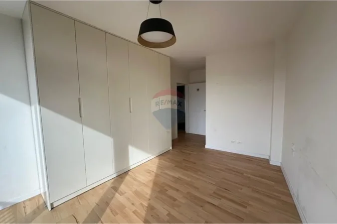 Tirane, jepet me qera zyre , 124 m² 1.500 € (Rruga Kosovareve)