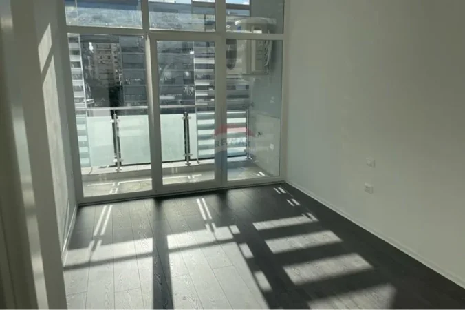 Tirane, jepet me qera zyre , 130 m² 1.300 € (Komuna e parisit)