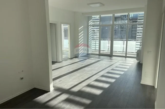 Tirane, jepet me qera zyre , 130 m² 1.300 € (Komuna e parisit)