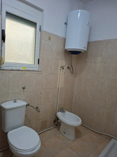 Tirane, jepet me qera nga Pronari, pa-komision apartament 1+1 Kati 1, (Rruga jordan misja)