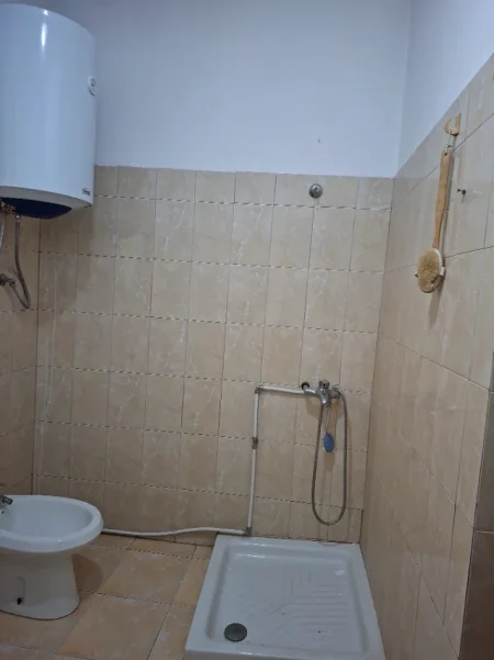 Tirane, jepet me qera nga Pronari, pa-komision apartament 1+1 Kati 1, (Rruga jordan misja)
