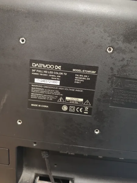 Tirane, shes Televizor Televizor 24" Full HD me ngjyra nga DAEVOO