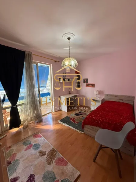 Tirane, jepet me qera apartament 2+1 , 95 m² (Rr. Trendafili i Bardhe)