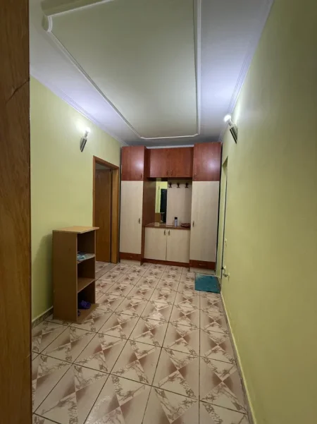 Tirane, shitet apartament 1+1+Aneks Kati 2, 58 m² 103.000 € (pallati me shigjeta)