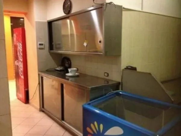 Tirane, shitet nga Pronari, pa-komision ambjent biznesi Kati 0, 95 m² 200.000 € 