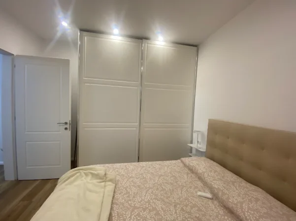 Tirane, jepet me qera apartament 1+1 Kati 10, 64 m² 700 € (Tregu Elektrik.)