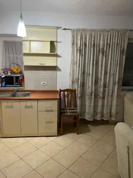 Tirane, jepet me qera apartament 1+1 Kati 2, 60 m² 350 € (Pandi Dardha)