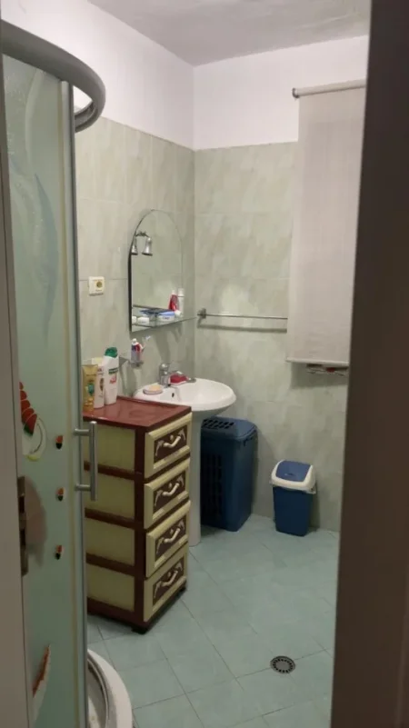 Tirane, jepet me qera apartament 1+1 Kati 2, 60 m² 350 € (Pandi Dardha)