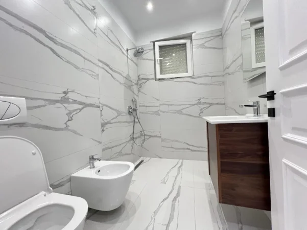 Tirane, shitet Vile , 269 m² 695.000 € 