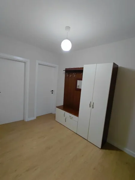 Tirane, jepet me qera apartament 1+1+Ballkon Kati 3, 54 m² 50.000 € (Rruga e barikadave)