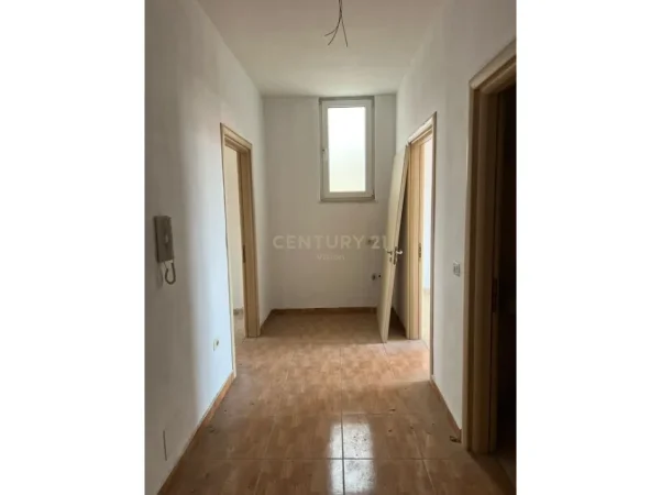 Shkoder, shitet apartament 2+1 Kati 7, 90 m² 105.000 € (qender tek teatri)