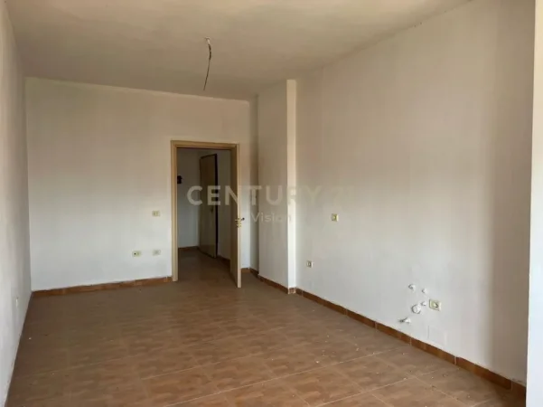 Shkoder, shitet apartament 2+1 Kati 7, 90 m² 105.000 € (qender tek teatri)