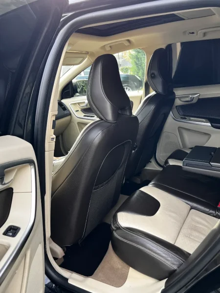 Shqiperi, shes SUV Volvo xc60 3.0B/G Benzin, blu e errët automatik Klima 172.000 km 82.000 €